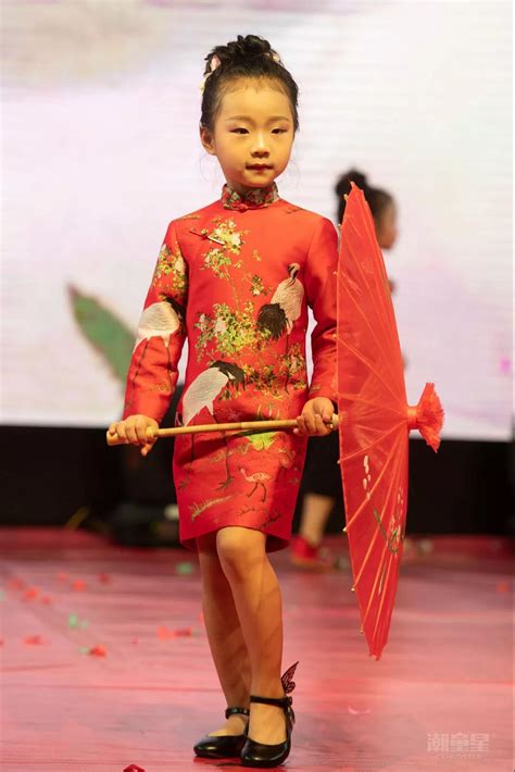 2019秀场是属于童模的！_新时代模特学校 | 新时代中国模特培训基地