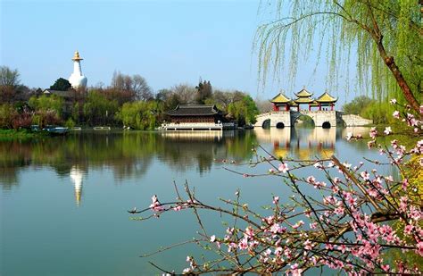 浙江一个旅游湖泊，与西湖、钱塘江构成杭州旅游风景的金三角|西湖|浙江|湖泊_新浪新闻