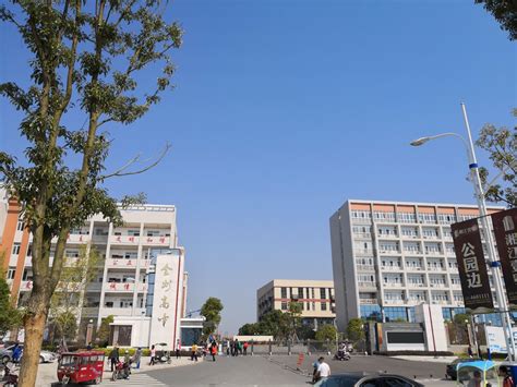 学校领导带队到桂林高新区管委会调研-资产公司
