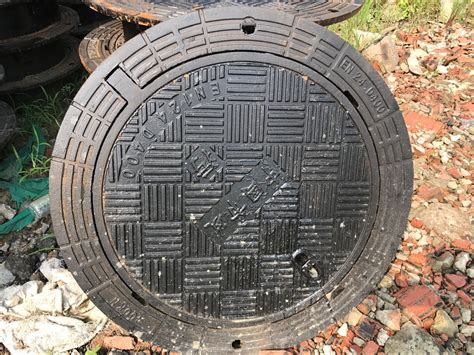 厂家批发球墨铸铁井盖圆形700雨水污水井盖市政轻重型下水道井盖-阿里巴巴