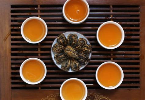 【红玫瑰茶】红玫瑰茶怎么泡_喝红玫瑰茶的好处与功效_绿茶说
