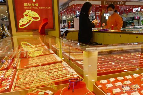 中国黄金为什么比其它金店便宜，都说黄金大跌，店里的黄金为什么还400多 - 科猫网