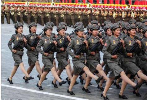 朝鲜女兵斗志昂扬 誓死维护国家尊严_第一金融网