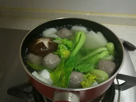 萝卜牛肉丸汤的做法_菜谱_香哈网