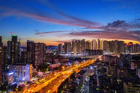 深圳地标建筑城市夜景风光高清图片下载-正版图片500530688-摄图网