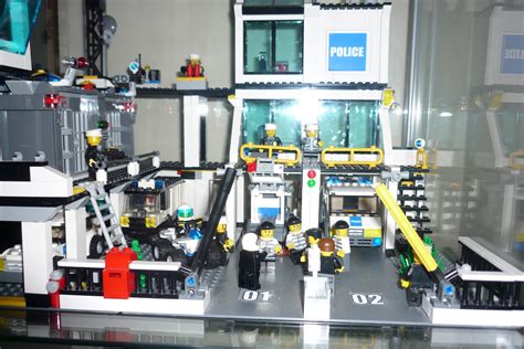 Lego City:Polizeistation Lego Nummer:7744 6-12 Jahre