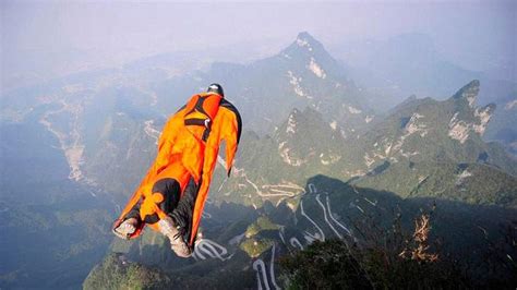 200米低空跳伞是什么样的一种体验？ - 知乎