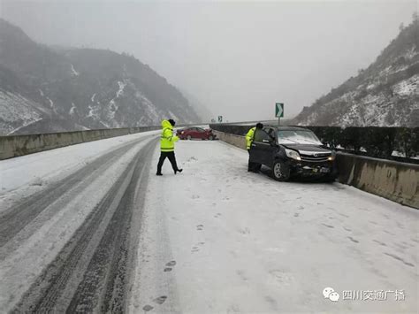 G5京昆（雅西）高速突降大雪，部分路段交通管制。川藏线最新路况，川藏线2018路况，川藏线租车-蓉驹自由行