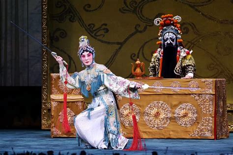 经典传统戏曲：京剧《锁麟囊》