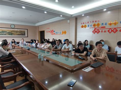 开展教育技术培训 提升教师信息素养--南京市临江高级中学