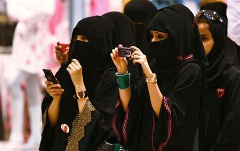 实拍沙特女人面纱下的生活_时尚频道_凤凰网