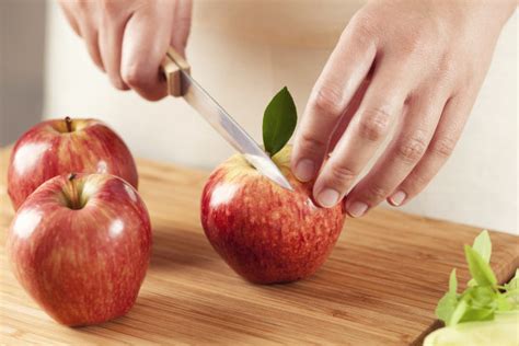 最简单的苹果切花的做法_最简单的苹果切花怎么做_美食杰