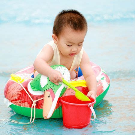 玩水，是孩子在给自己上一堂体验式学习课_百度宝宝知道
