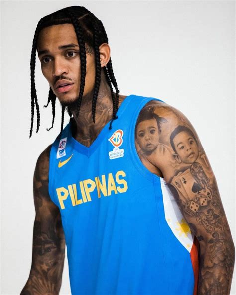 国家队报到！克拉克森晒身穿菲律宾国家队队服定妆照：🇵🇭-直播吧