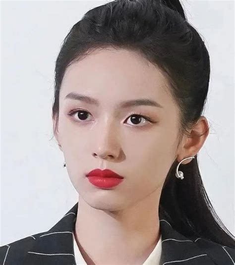 怼脸甜美女生头像