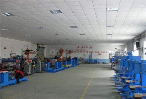 我司技术人员为大庆客户调试电能表校验装置-武汉国电西高电气有限公司
