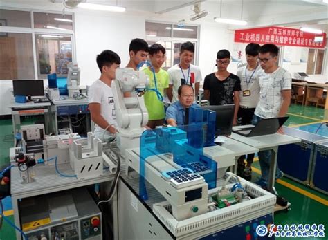广西玉林技师学院机电工程系校企合作重实效企业专家进课堂