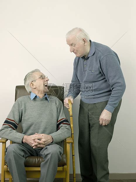 快乐的老年人喝茶聊天高清图片下载-正版图片501161493-摄图网