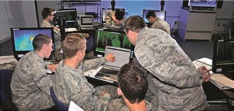 军事训练风采-加强军事训练，展示军事训练素质_拓展行业资讯
