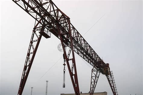 工业铁制大型金属龙门起重机高清图片下载-正版图片505477995-摄图网