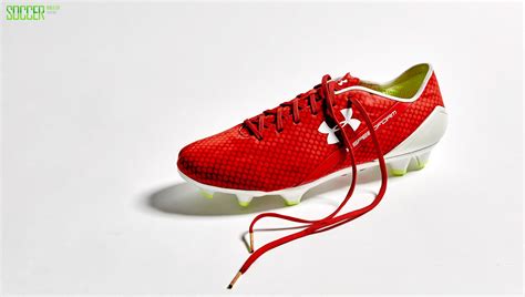 安德玛Magnetico Pro足球鞋测评 - Nike_耐克足球鞋 - SoccerBible中文站_足球鞋_PDS情报站