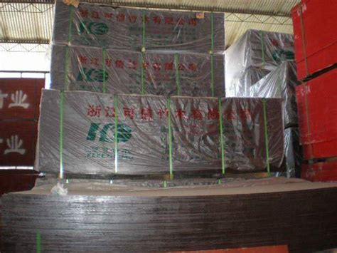 竹胶板厂家批发1.22*2.44米清水建筑竹模板采购竹胶板阁楼板-阿里巴巴