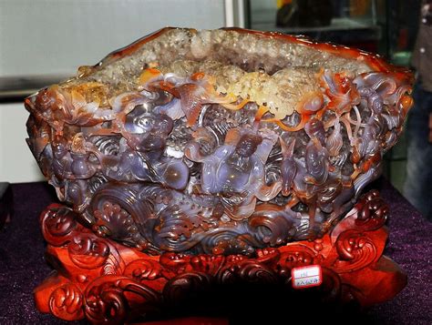 阜新玛瑙多少钱是多少 如何鉴定阜新玛瑙的真假 - 冰种玻璃种翡翠手镯挂件A货_翡翠原石种水等级划分鉴定价格多少钱，国翠世家珠宝
