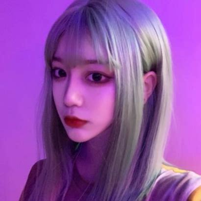 彩色头发非主流头像