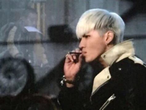 身价上亿的男明星爱抽什么香烟？竟然无人抽中华，赵本山的最贵！