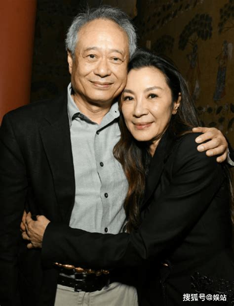 金球奖首位亚裔“影后”：一位热爱中文的“网红”-大河报网