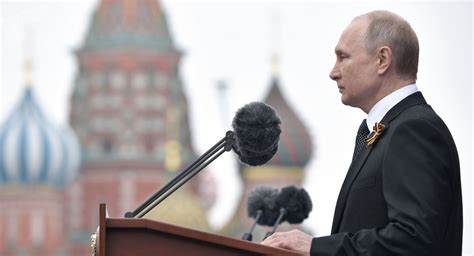 普京反问BBC记者：西方说俄罗斯外交政策“不可预测”，那西方呢？_凤凰网视频_凤凰网