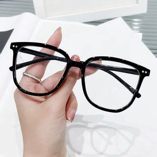 非主流头像红眼镜