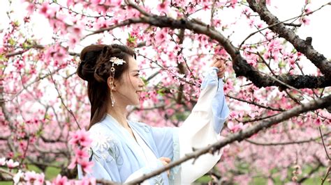 春色撩人图片