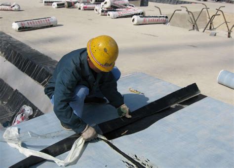 屋面防水卷材的施工顺序及铺贴方向如何确定_精选问答_学堂_齐家网