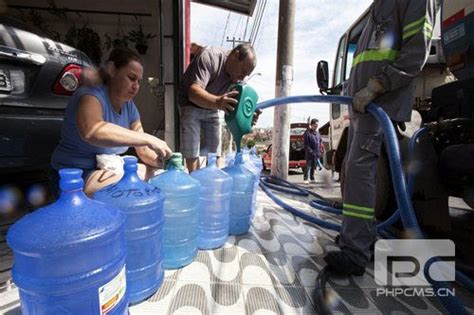 巴西圣保罗遭遇严重干旱 38万个家庭缺水_国际新闻_新闻中心_应急中国网