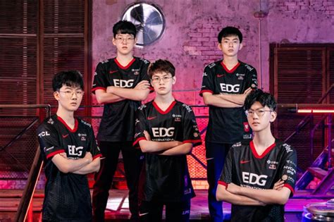 中国战队EDG夺2021英雄联盟全球总决赛冠军__财经头条