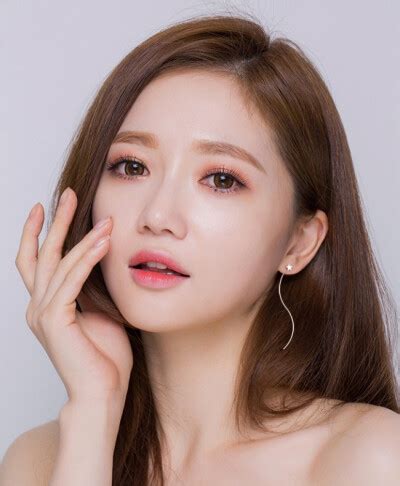 韩式新娘妆主题(2020年最流行的3款新娘妆合集，第一眼就被吸引了) - 【爱喜匠】