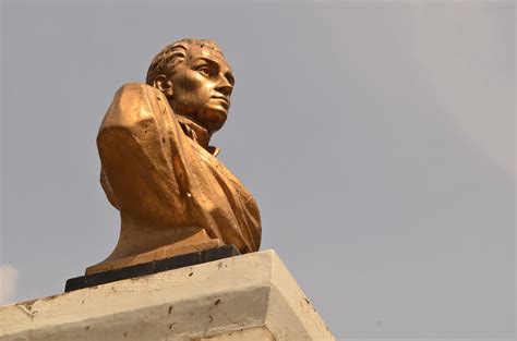 玻利瓦尔雕像,玻利瓦尔像,玻利瓦尔画像_大山谷图库