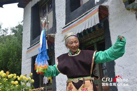 西藏林芝群众欢喜迎新年 - 西藏在线