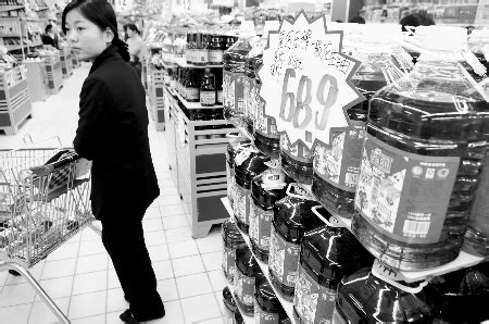 郑州多家商场超市大打价格战促销花样翻新_联商网