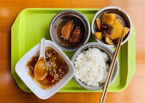 盘点世界各国大学食堂的饭菜，你更喜欢哪个国家的？__财经头条