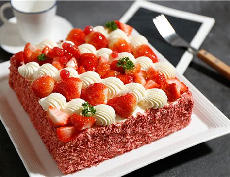 草莓颂歌蛋糕 _蛋糕_味多美官网_蛋糕订购，100%使用天然奶油