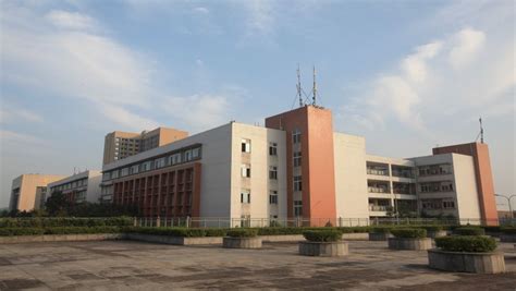 深圳市宝山技工学校宿舍住宿环境如何-广东技校排名网