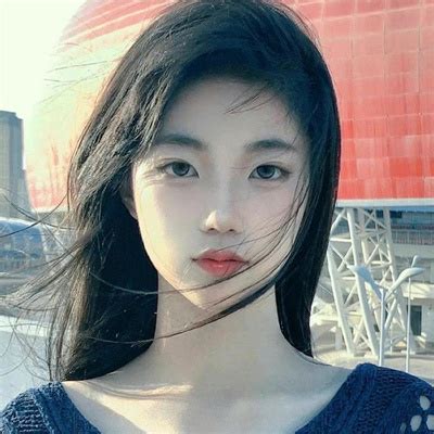 破碎感温柔女生头像