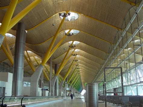 西班牙马德里巴拉哈斯机场新高清图片下载-正版图片504700673-摄图网