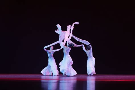 中国舞蹈“荷花奖”评奖演出举行，洛阳参评作品《大河三彩》夺得最高分-大河新闻