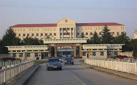 2020年中国人民解放军陆军炮兵防空兵学院在内蒙古专业最低录取分数线多少分,附录取位次和录取人数_高考升学网