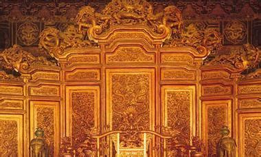 太和殿内的龙椅，历代帝王的权力象征，历史命运的曲折|龙椅|太和殿|帝王_新浪新闻