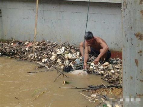 11名湄公河遇难中国船员遗体在泰国清莱火化_海口网