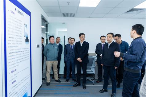 江阴市市委领导莅临我司北京研发中心参观指导-智绘机器人科技（江阴）有限公司